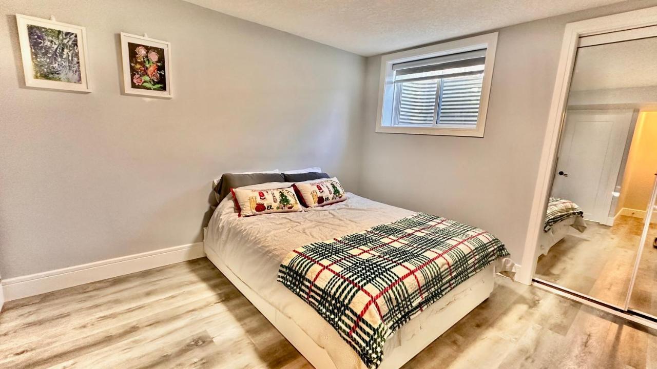 Cozy Basement Suite-溫馨小屋 Designated Parking YYC Exterior foto